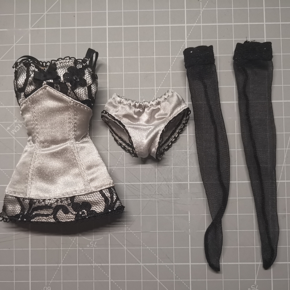 Silkstone BFMC Lingerie Barbie #6 Outfit